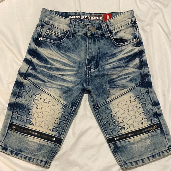 Boys shorts size 8 - Picture 1 of 2